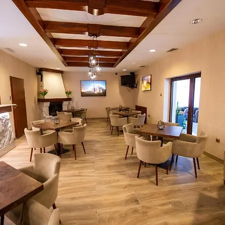Ostaniec Hotel 3*