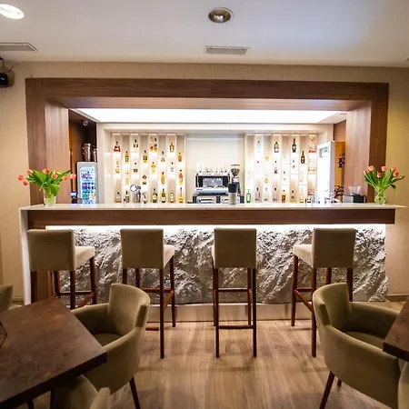 Hotel Ostaniec 3*