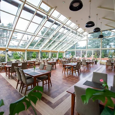 Ostaniec Hotel 3*
