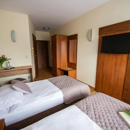Hotel Ostaniec 3*