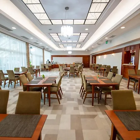 奥斯塔尼克酒店 3*